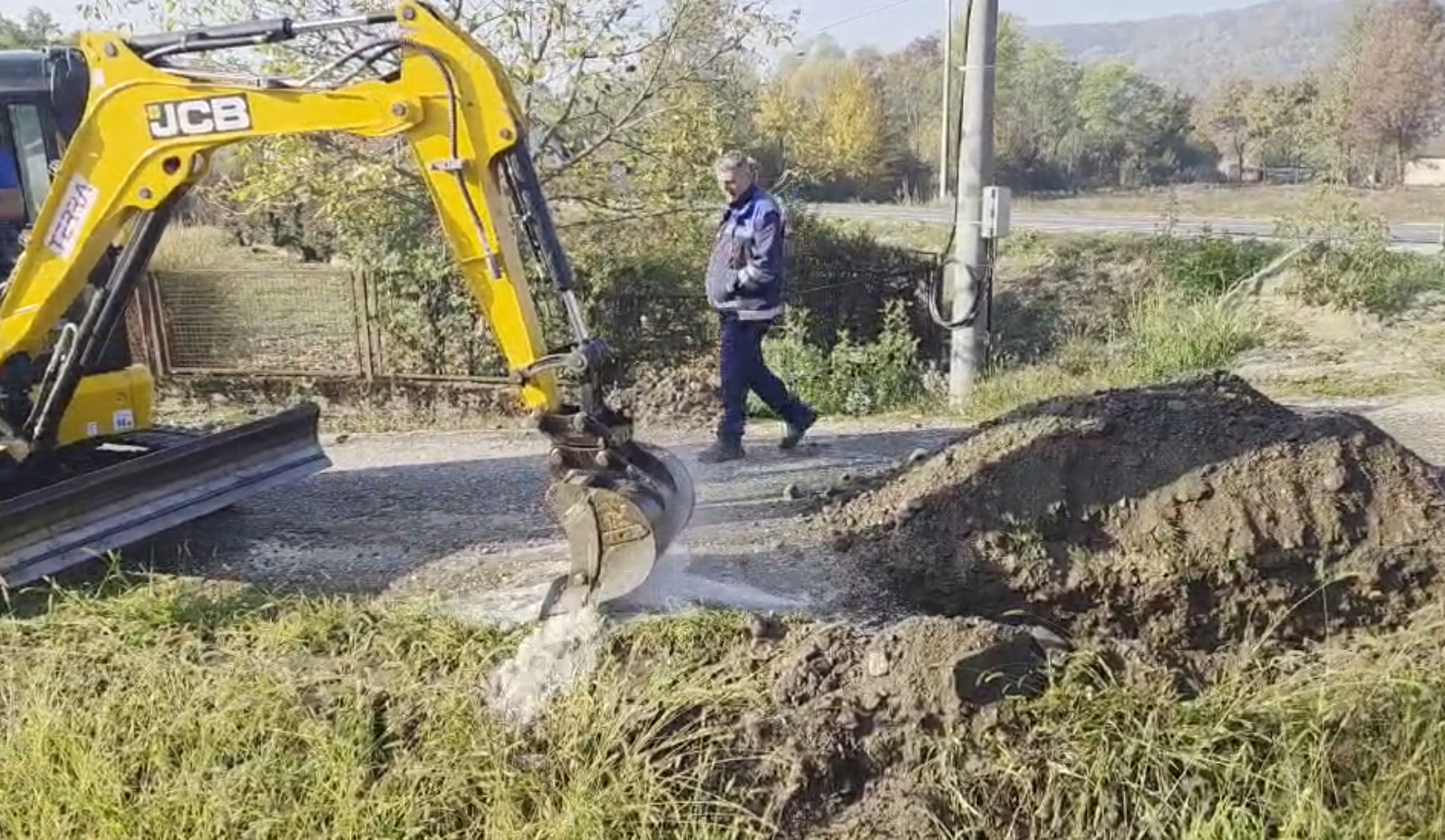 drama u podnovlju probijena vodovodna cijev nestalo vode video 01