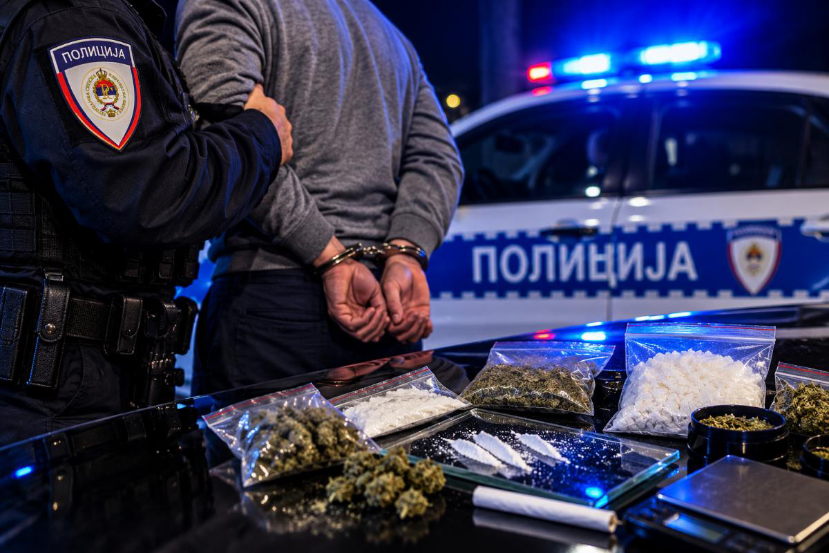 DOBOJ: Optužen za prodaju droge većem broju osoba – u kući pripremao spid za konzumiranje i drugima davao marihuanu