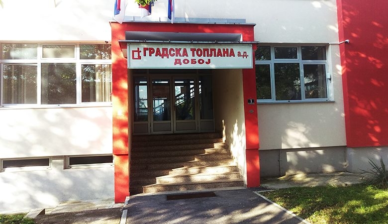 DOBOJ: Ponovo havarija na vrelovodu u Ćuprijskoj ulici, dio grada bez grijanja