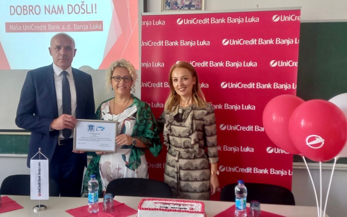 DOBOJ: Donirana oprema Ekonomskoj školi
