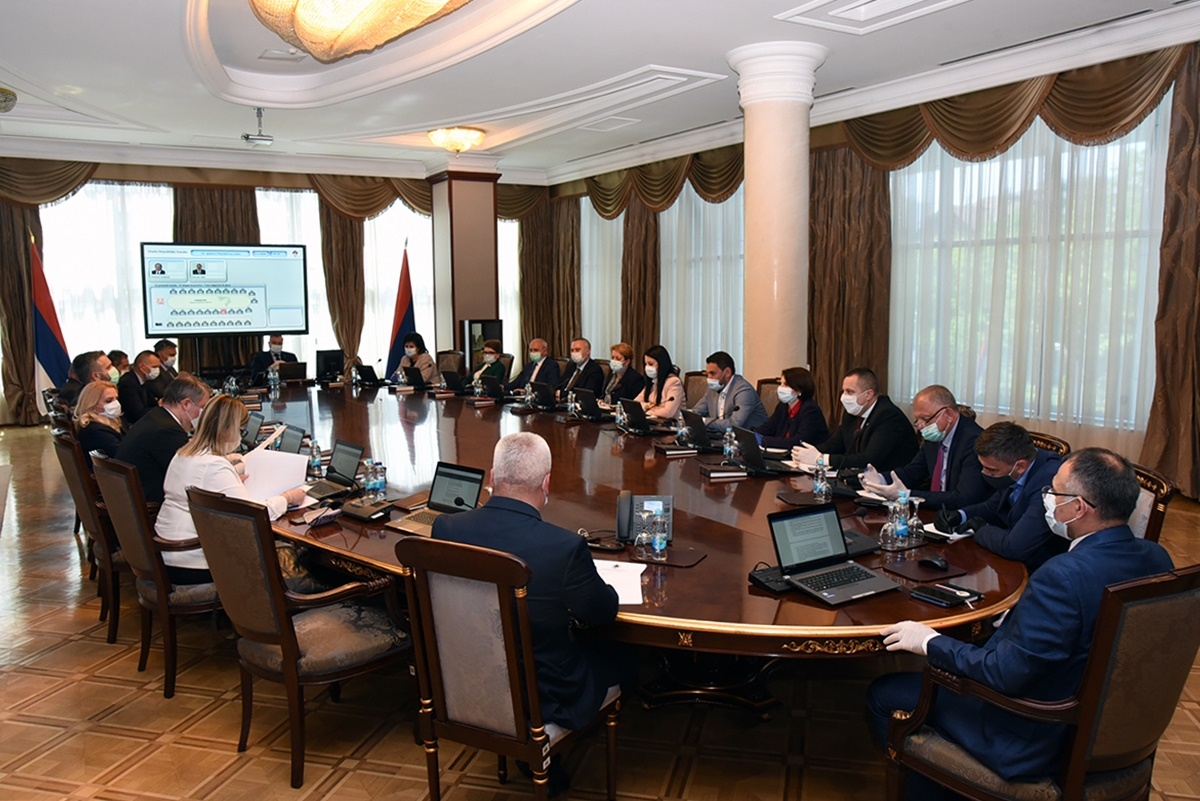 Kriv je narod. Mi nikada nismo krivi!