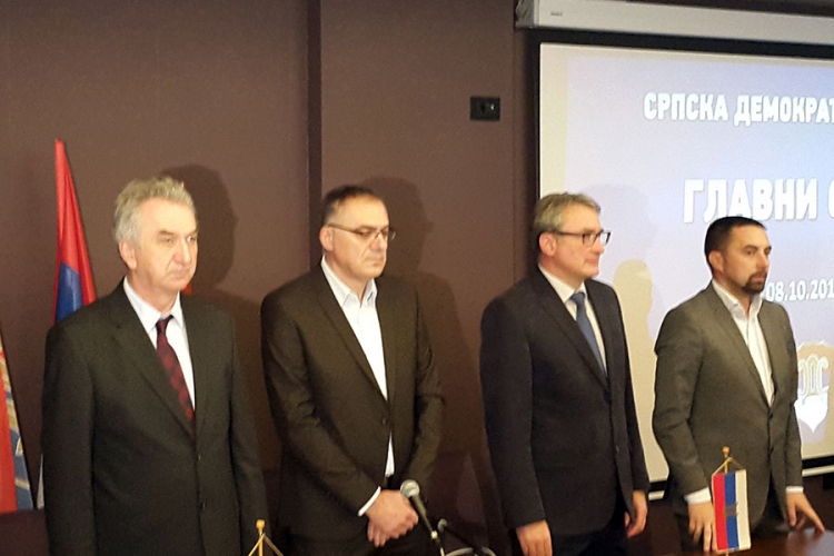 DOBOJ: Prekinuta sjednica Glavnog odbora, bez konsezusa za novog predsjednika SDS-a