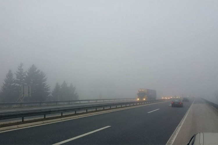 PUTEVI: Magla duž Drine mjestimično smanjuje vidljivost