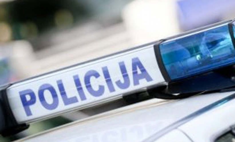 DOBOJ: Sudar tri vozila, potpuno obustavljen saobraćaj