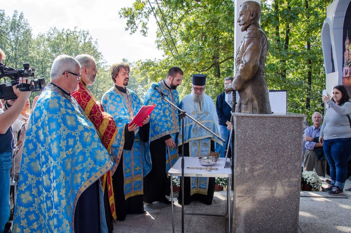 OKOM KAMERE: Otkrivena spomen-bista caru Nikolaju Drugom
