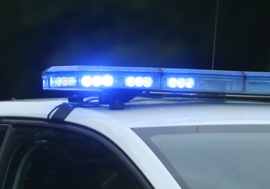 TEŠKA SAOBRAĆAJKA KOD DOBOJA U sudaru cisterne i automobila ima povrijeđenih, policija na terenu