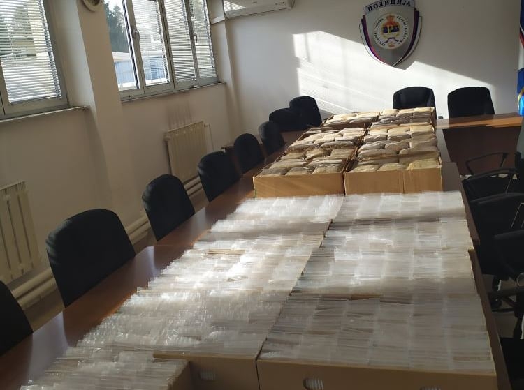 DOBOJ: Oduzeta veća količina duvana i ručno pravljenih cigareta