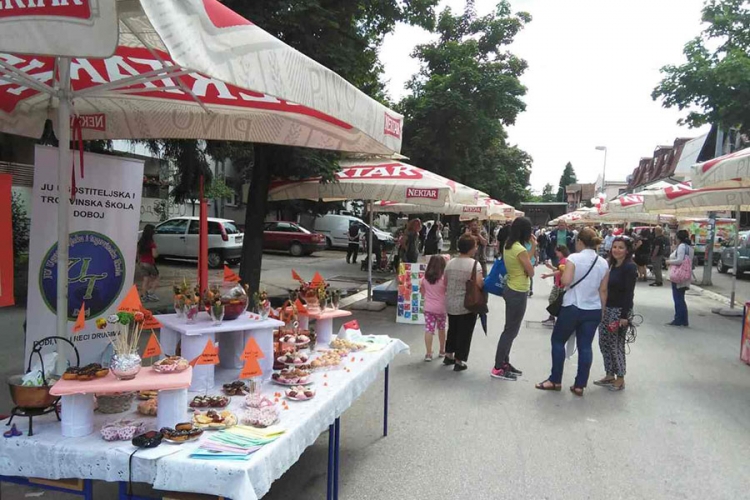 "GASTRO FEST DOBOJ 2017'': Dobojlijama najdraže pečenje