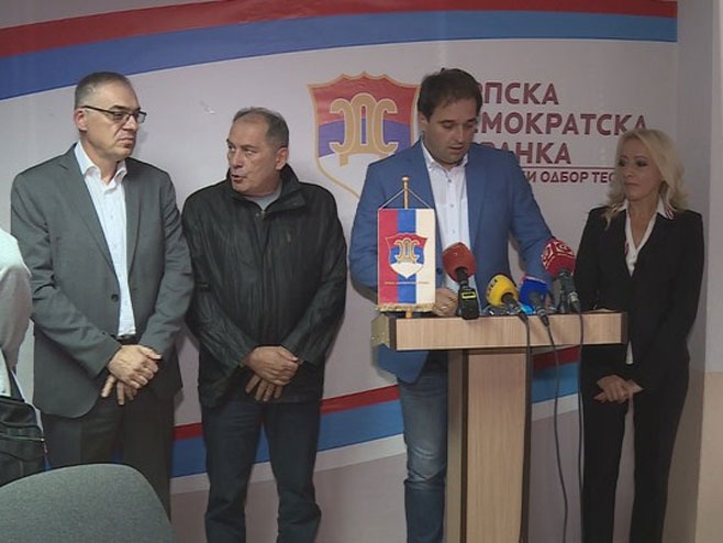 TESLIĆ: Kriza inicirala sastanak vrha SDS-a (VIDEO)