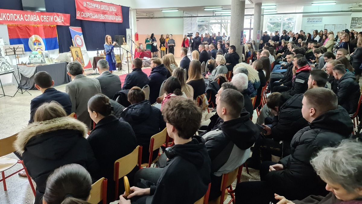 DOBOJ: Svečanom priredbom obilježena školska slava