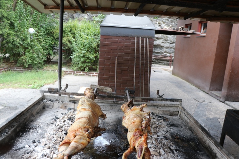 I BI NEDELJA: Brutalizam stabilnosti