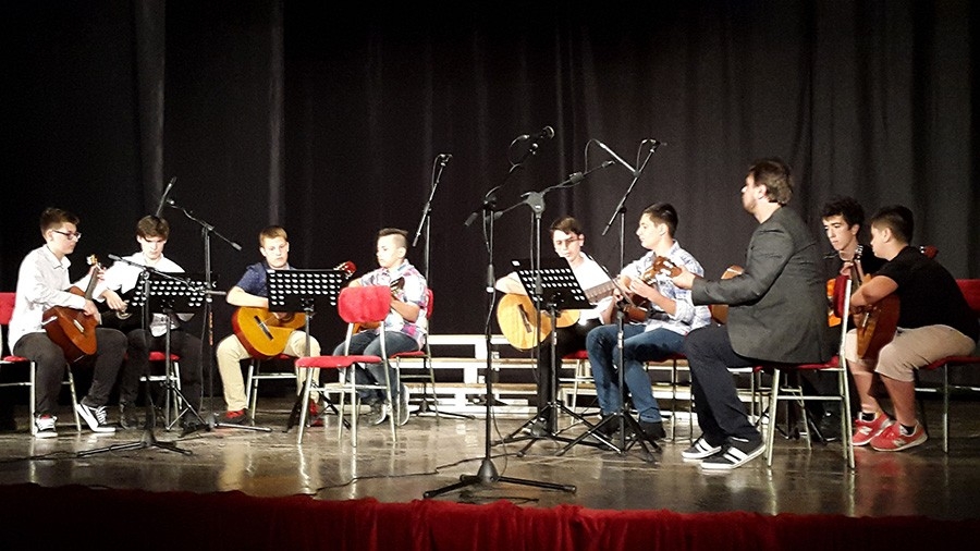 DOBOJ: Učenici Osnovne muzičke škole "Markos Portugal" održali godišnji koncert