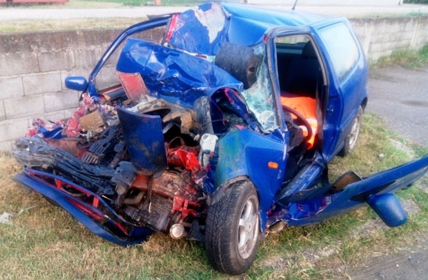 TEŽAK UDES: U sudaru dva automobila poginula jedna osoba
