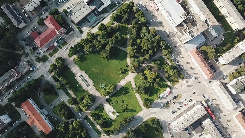 OKOM KAMERE: Doboj u doba korone (VIDEO)