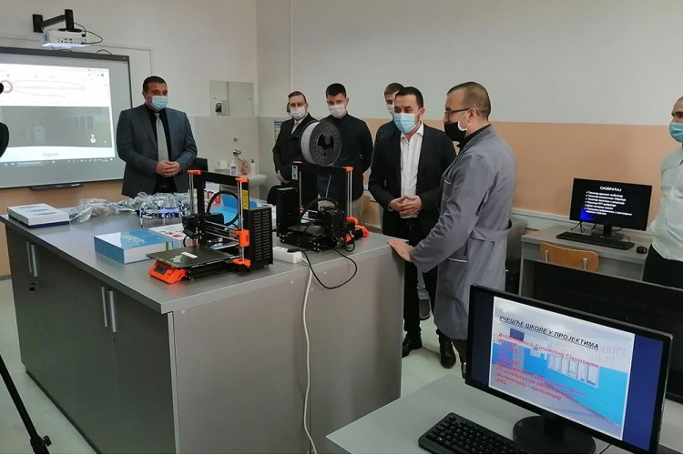 DOBOJ: Novim kabinetom i opremom mame svršene osnovce