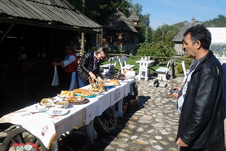 DOBOJ: Etno-sela u RS gastro-ponudom mame turiste