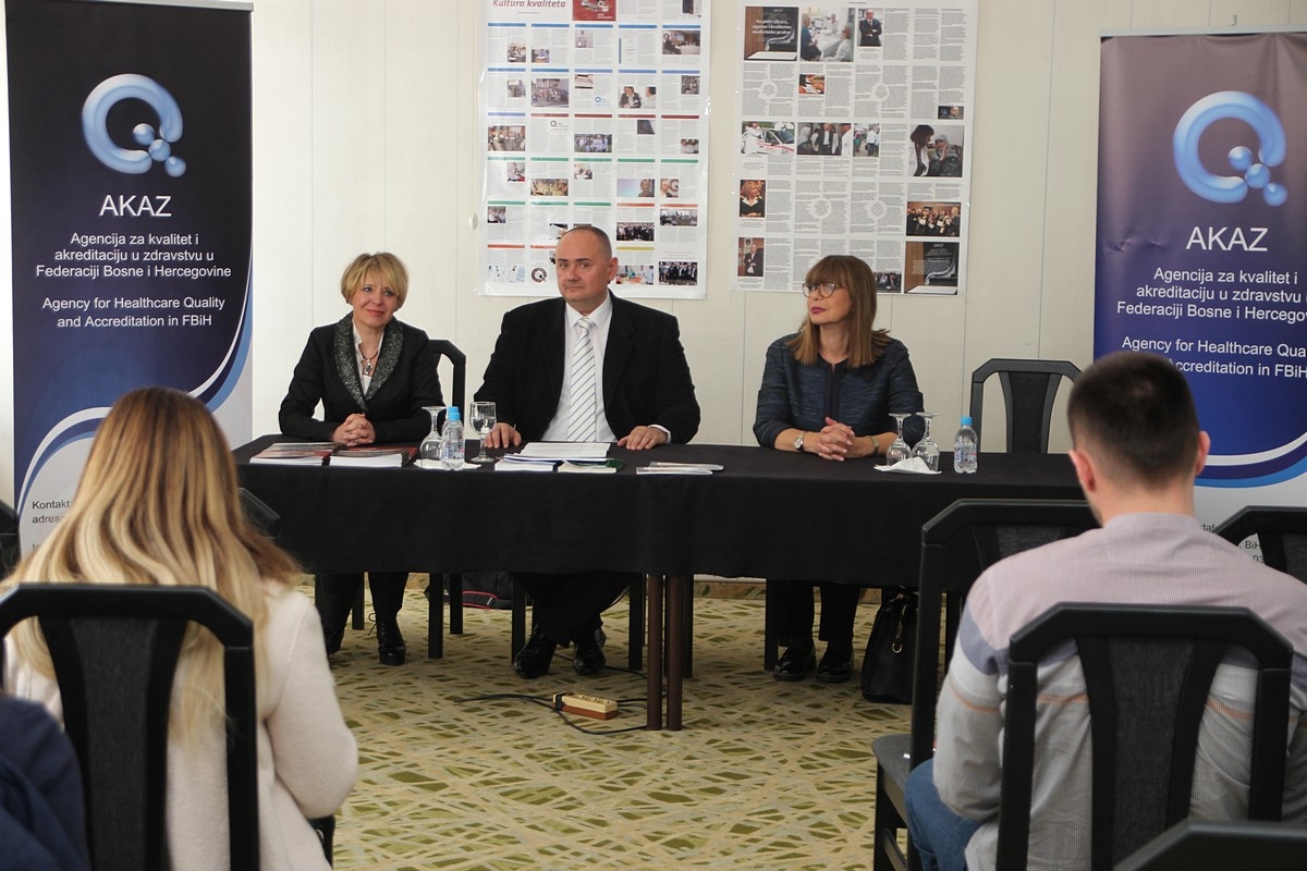 PROMOVIRANA BROŠURA “AKAZ-KULTURA KVALITETA”: “Sigurna, standardizirana i kvalitetna zdravstvena usluga put je ka EU ali i racionalizaciji troškova u zdravstvu”