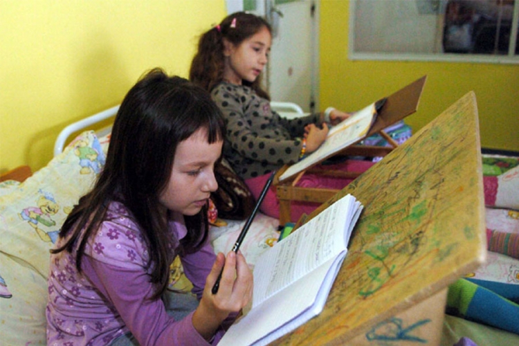 Nastava za djecu na dužem kućnom ili bolničkom liječenju