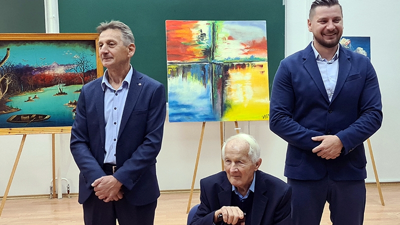 DOBOJ: Otvorena izložba tri generacije porodice Jović (FOTO)