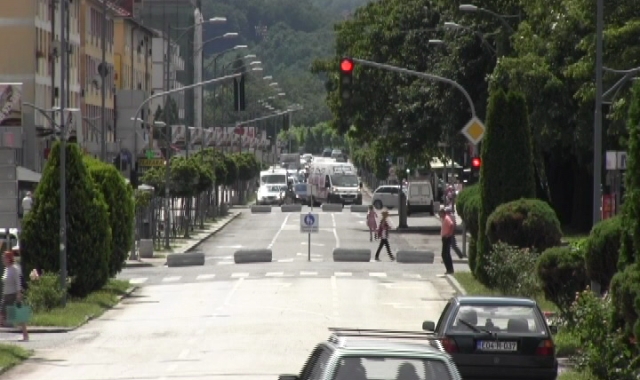 KOLAPS U DOBOJU: Glavna ulica pretvorena u pješačku zonu (VIDEO)