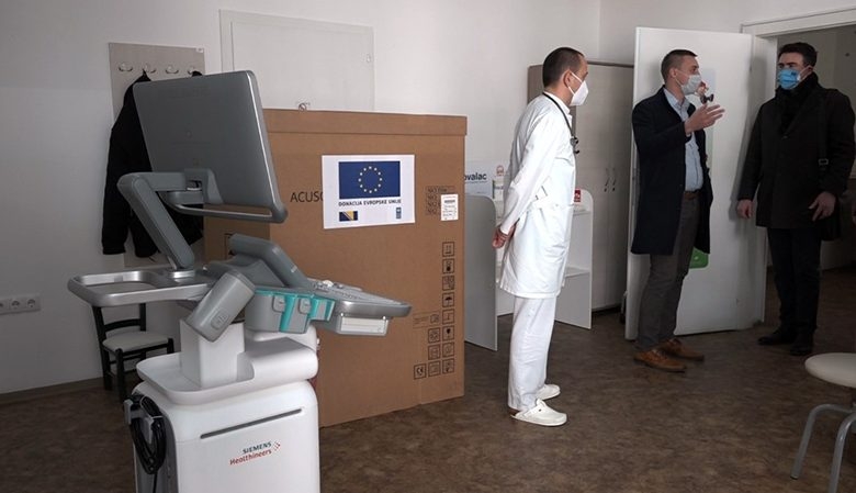 DOBOJ: Domu zdravlja doniran ultrazvučni uređaj za slikanje dječijih kukova (VIDEO)