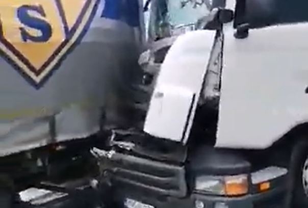 Težak udes kod Doboja: Na magistralnom putu SUDARILA SE TRI ŠLEPERA (VIDEO)