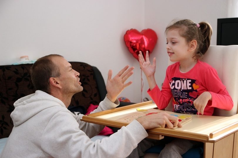 “BH TATE” O PRVIH 1000 DANA RODITELJSTVA: Kako “maleno a moćno biće” promijeni smisao života i postane centar svijeta