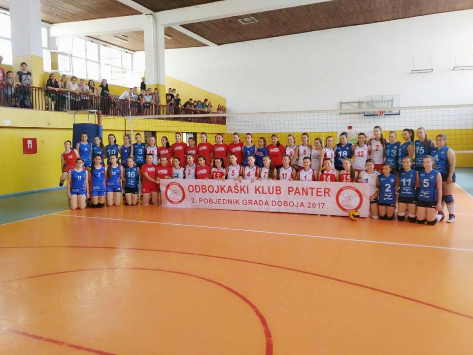 TREĆI TURNIR ”POBJEDNIK GRADA DOBOJA 2017”: "Smečerke" iz Lukavca najbolje (FOTO)
