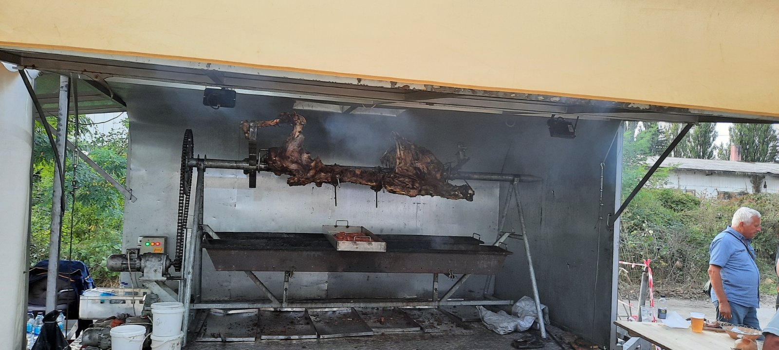 NEDJELJNE BAHANALIJE SA BIKOM DOK: Javna kuhinja tada nema ni za ručak (FOTO)