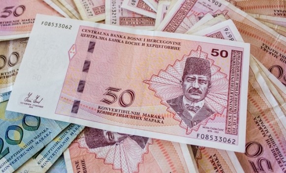 Prosječna neto plata u junu u RS iznosila 910 KM