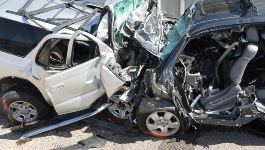 POGINUO BIVŠI FUDBALER: Saobraćajna nesreća kod Doboja automobil sleteo sa puta, vozač bio "pod gasom"