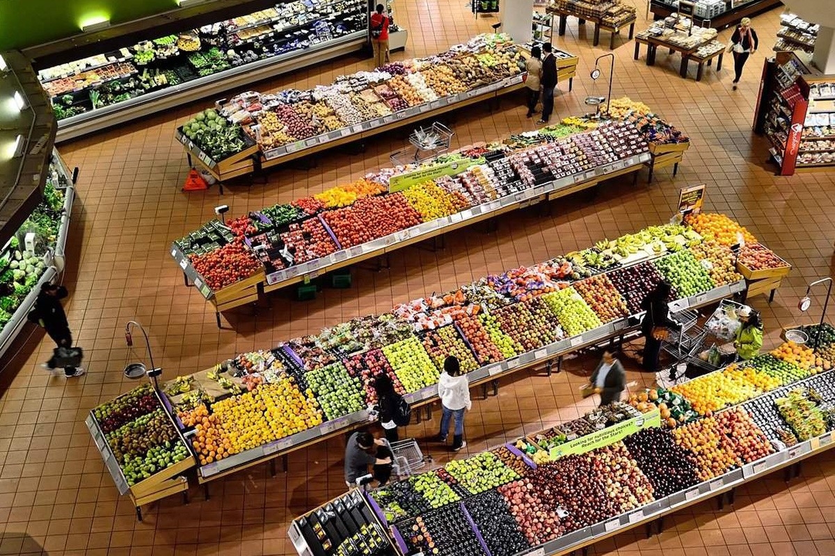 TRGOVCI UPOZORILI: Minimalac od 1.050 KM gasi desetine hiljada radnih mjesta i diže cijene