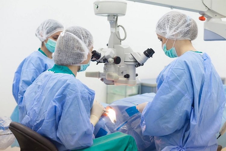 DOBOJ: Na operaciju katarakte čekaju do godinu dana