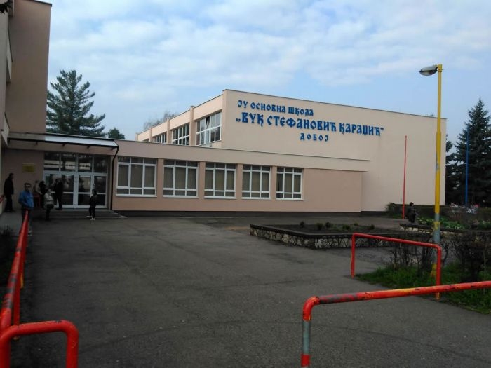 DOBOJ: Prijave o eksplozivnim napravama u svim školama
