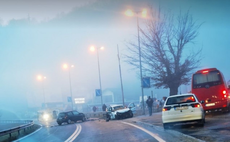 TEŠKA NESREĆA KOD DOBOJ JUGA Sudar više vozila, ima povrijeđenih