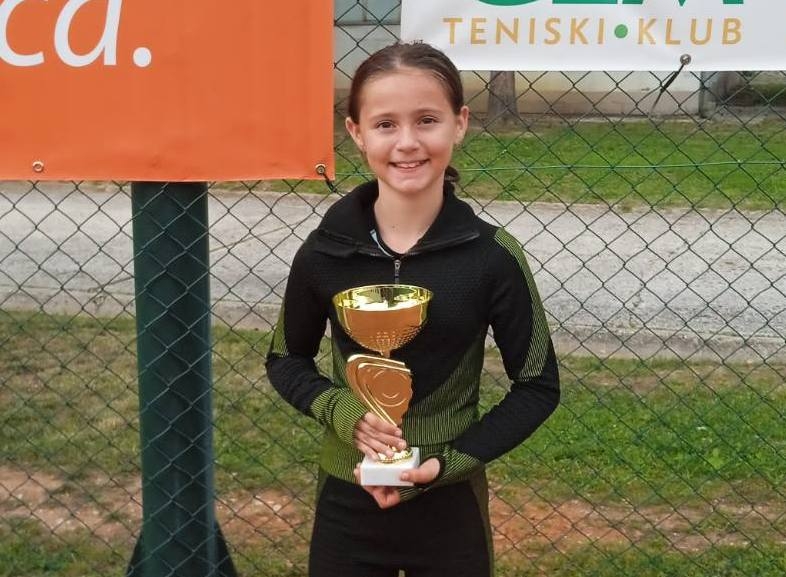 NOVI TRIJUMF SARE TRIPIĆ: Prvo mjesto na U12 turniru u Sarajevu!