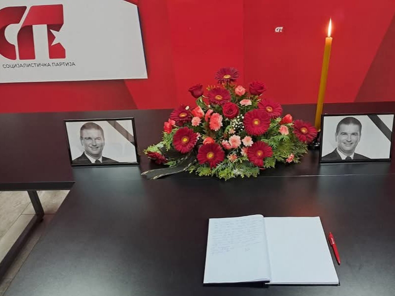 DOBOJ: Otvorena knjiga žalosti povodom smrti Srđana Todorovića