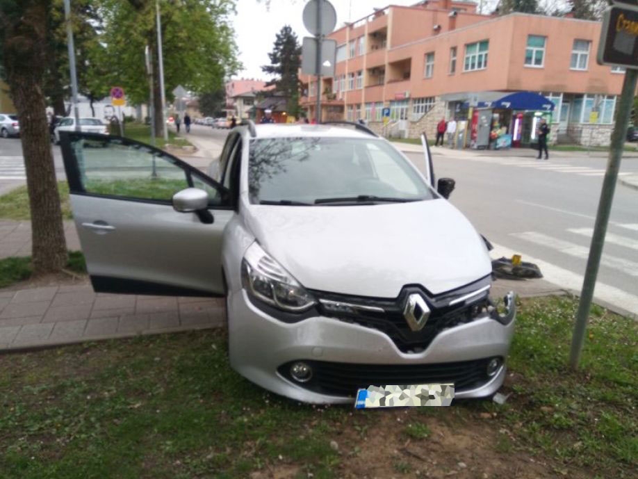 DOBOJ: Žena povrijeđena u sudaru