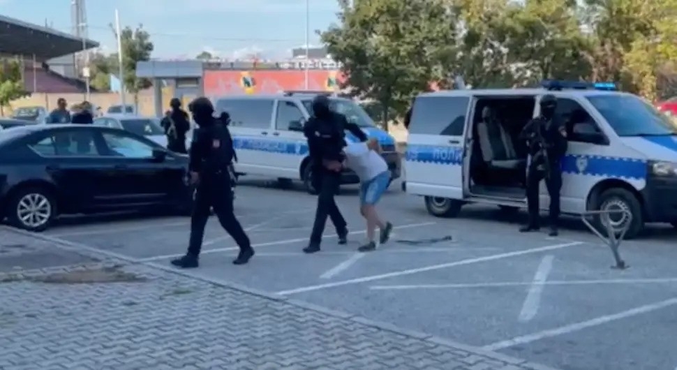 „UDARIO GA ŠAKOM U GLAVU, PA POBJEGAO U DOBOJ“: Dukić pritvoren zbog napada na inspektora