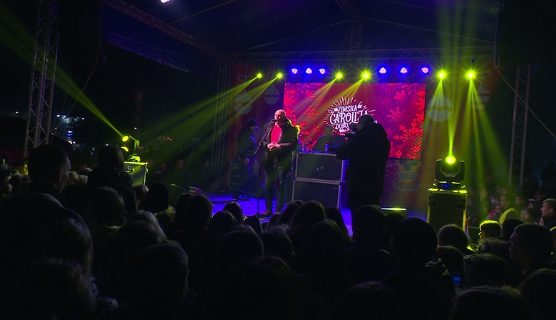 DOBOJ: Dočekana Nova godina u „Zimskoj čaroliji“ uz koncert i vatromet (VIDEO)