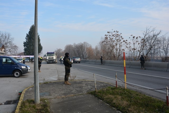CJB DOBOJ: U toku pokazna vježba blokade područja (FOTO)