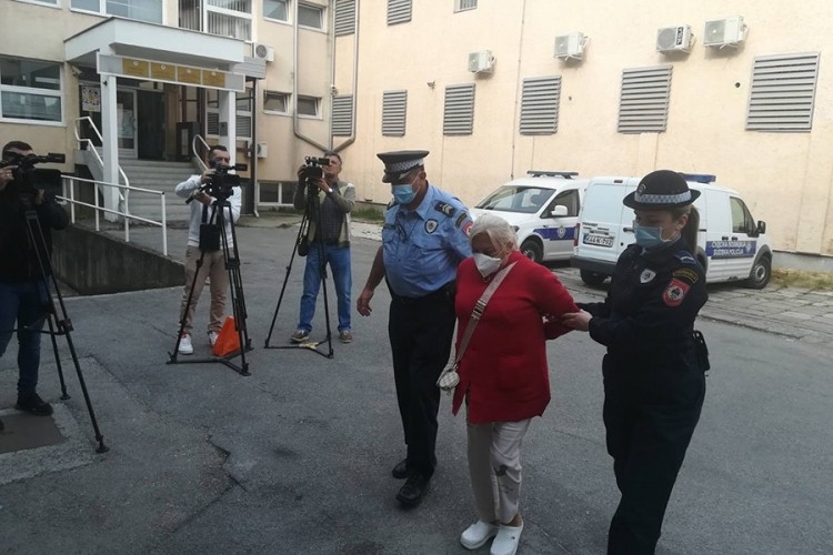 DOBOJ: Vidovnjakinja iz Srbije osumnjičena da je magijom "skinula" oko 800.000 KM