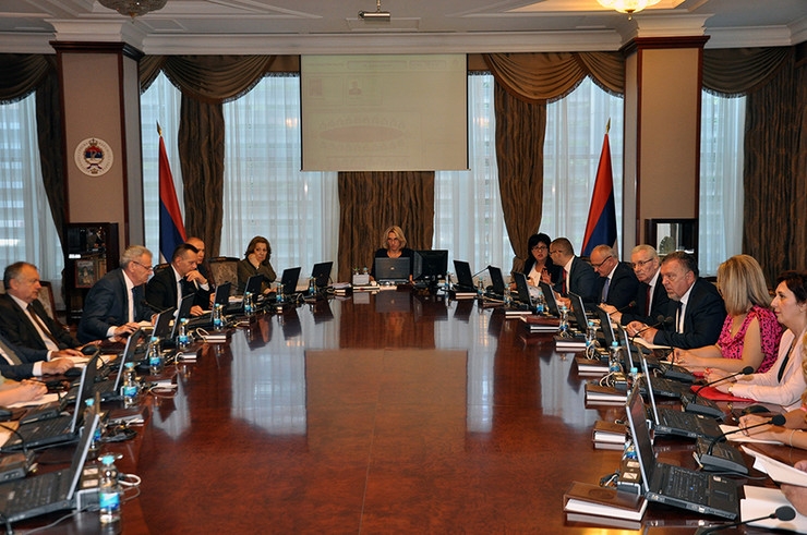 U Srpskoj od 1. avgusta najniža plata 440 KM