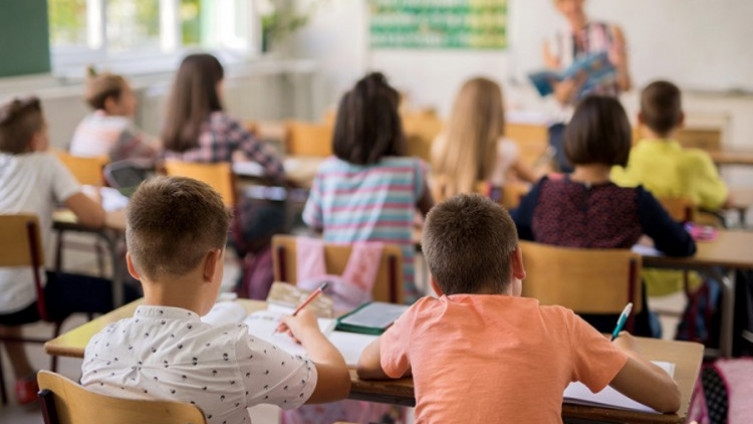 UČENICI OD PONEDJELJKA U ŠKOLAMA "Đaci treba da se vrate u svoje učionice"