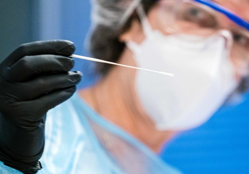 PREMINULO 14 OBOLJELIH Korona virus potvrđen kod još 630 osoba u Srpskoj, 14 u Doboju