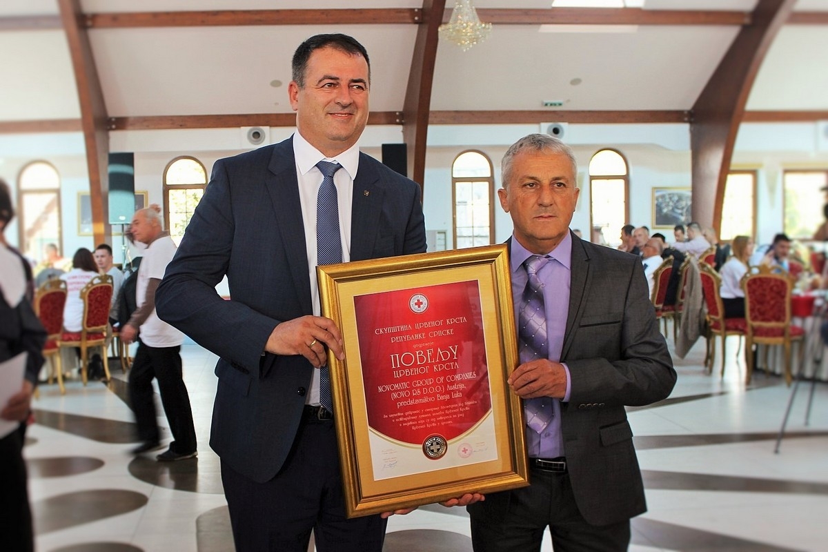 Kompaniji "Novo RS" iz Banjaluke uručena Povelja Crvenog krsta RS