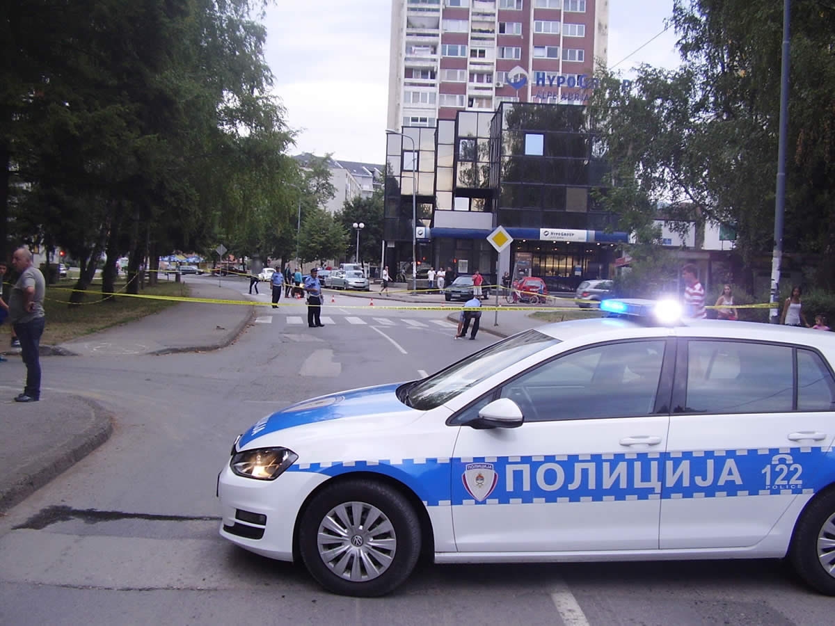 OKOM KAMERE: Vozač udario pješaka i pobjegao (FOTO)