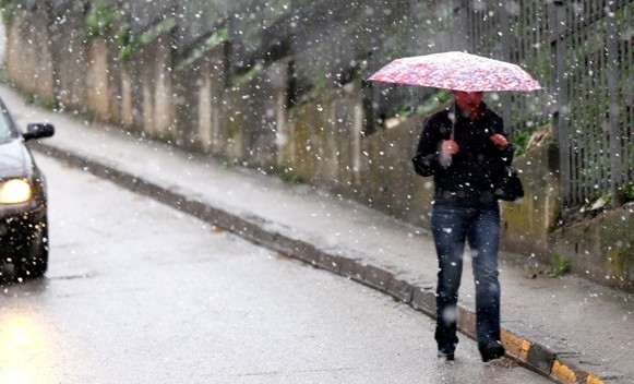 VRIJEME: Danas hladno uz slab snijeg i kišu