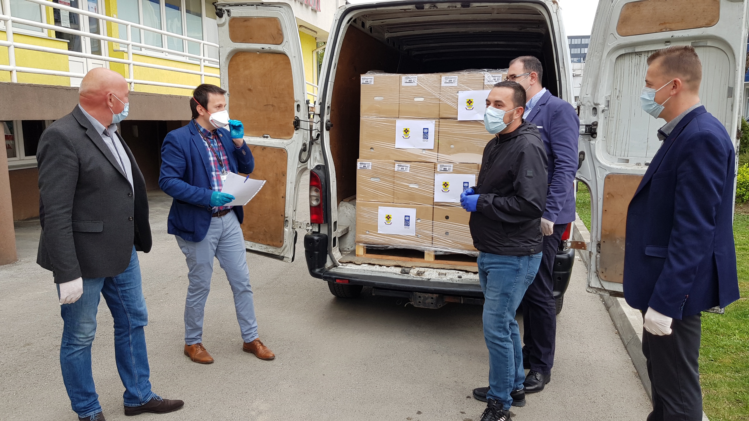 DOBOJ: UNDP uručio 40.000 hirurških maski