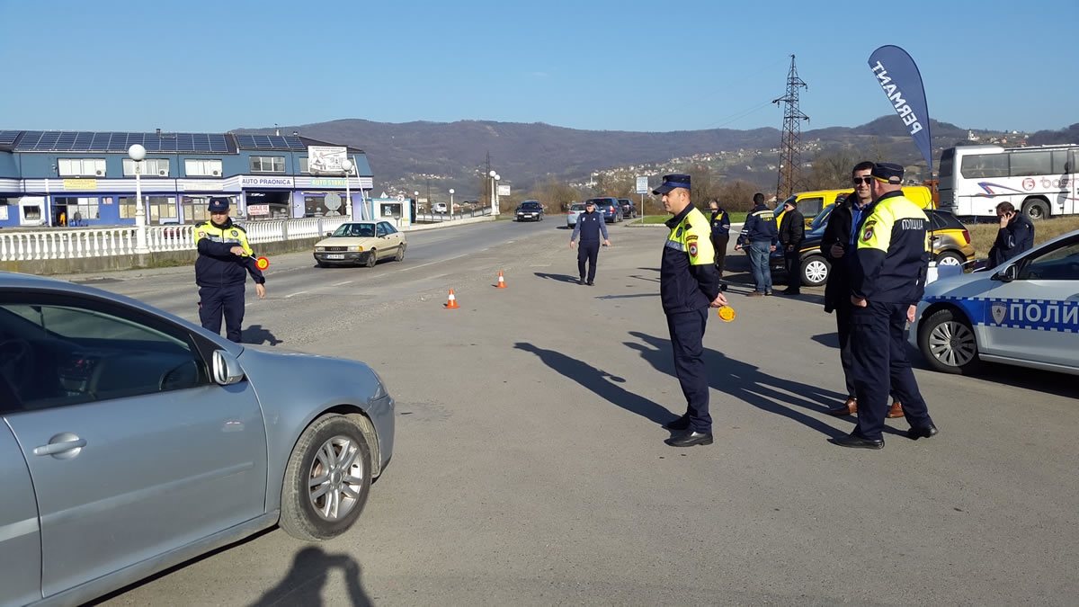 DOBOJ: Preventivna kontrola pripreme vozila u zimskim uslovima